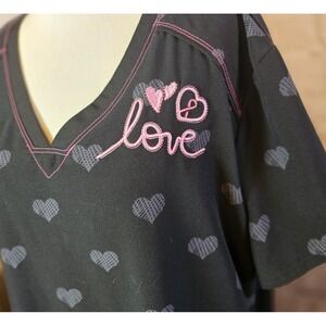 Heart and Soul Women's Black Pink Hearts  Scrub Top Size 2XL Vneck 2 Pockets EUC
